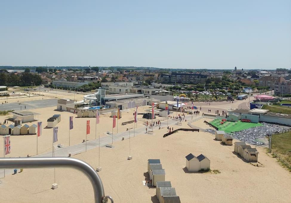 Appartement Ouistreham Proche Centre Et Plage Exteriör bild