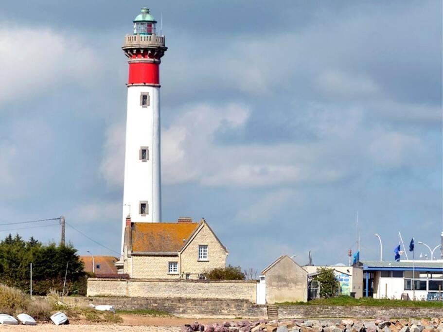 Appartement Ouistreham Proche Centre Et Plage Exteriör bild